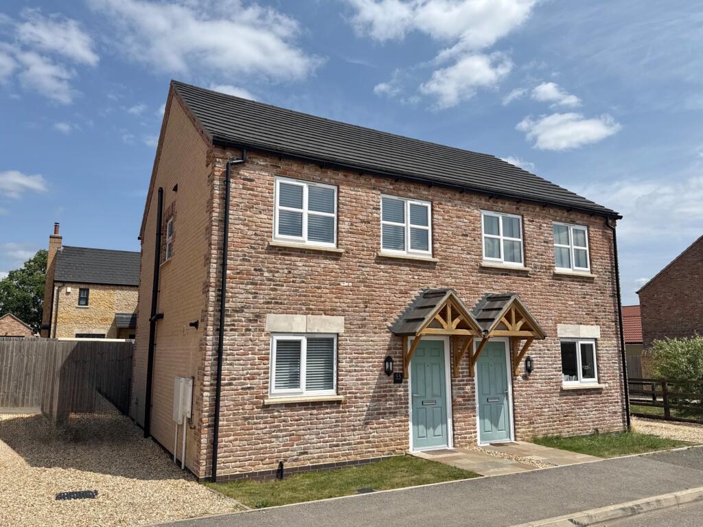 3-bed semi-detached on Cleveland Avenue, North Hykeham, LN6, £230,000