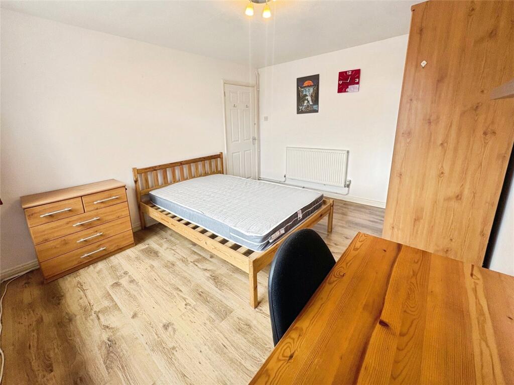 Apartment in Warwick, St John's, Kenilworth - More