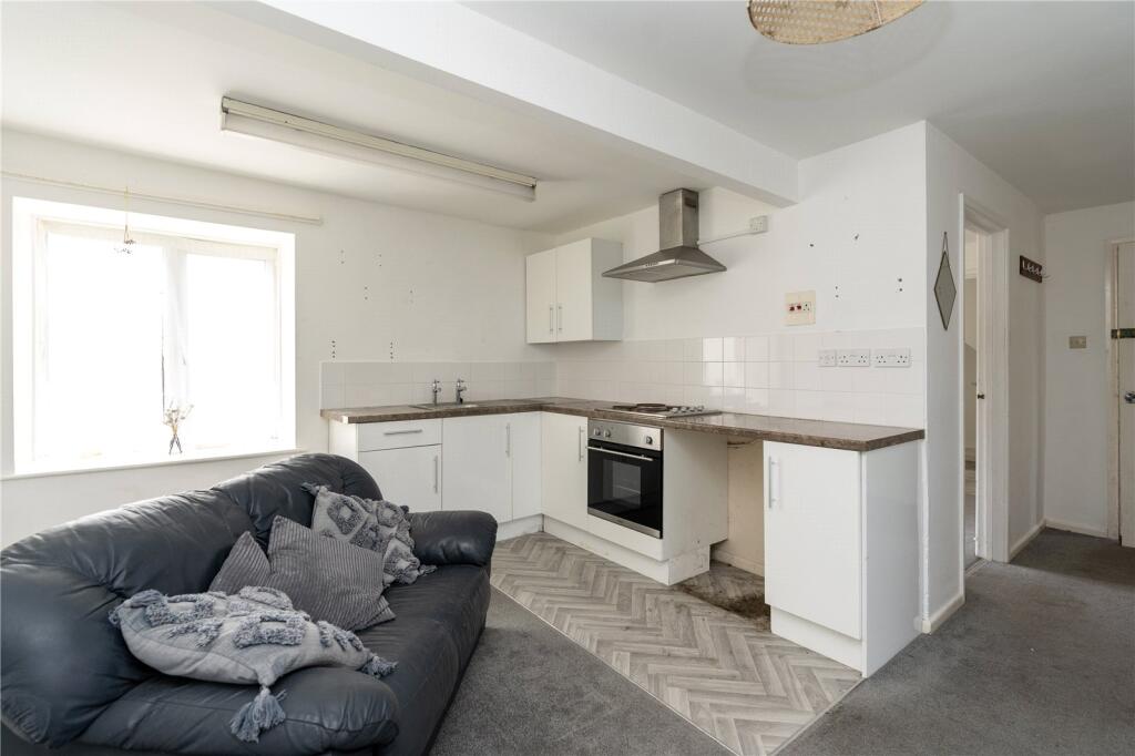Apartment in Truro - View 3