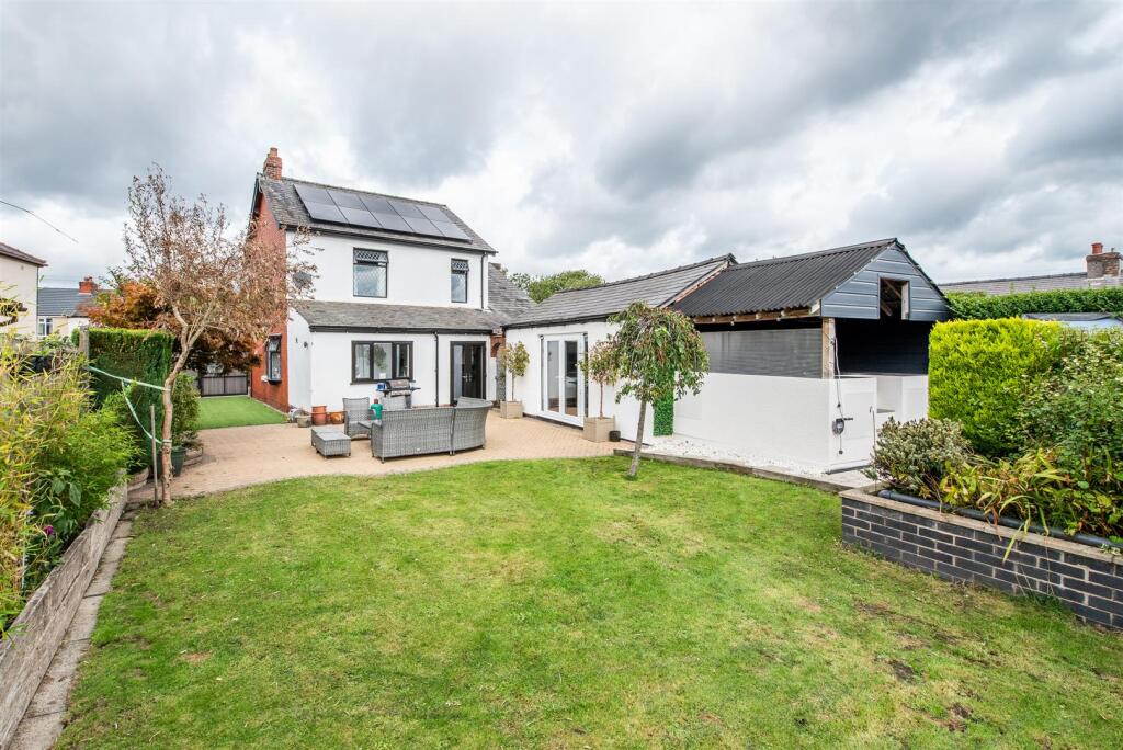 House in Preston, Penwortham Lane, Penwortham - View 4