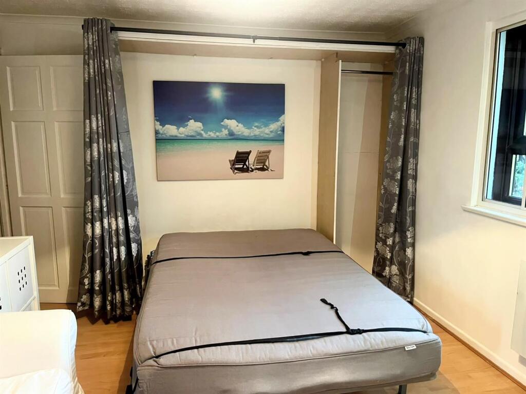 Apartment in Birmingham, Kitts Green - View 5