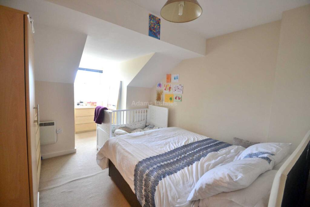 Apartment in Reading - View 5
