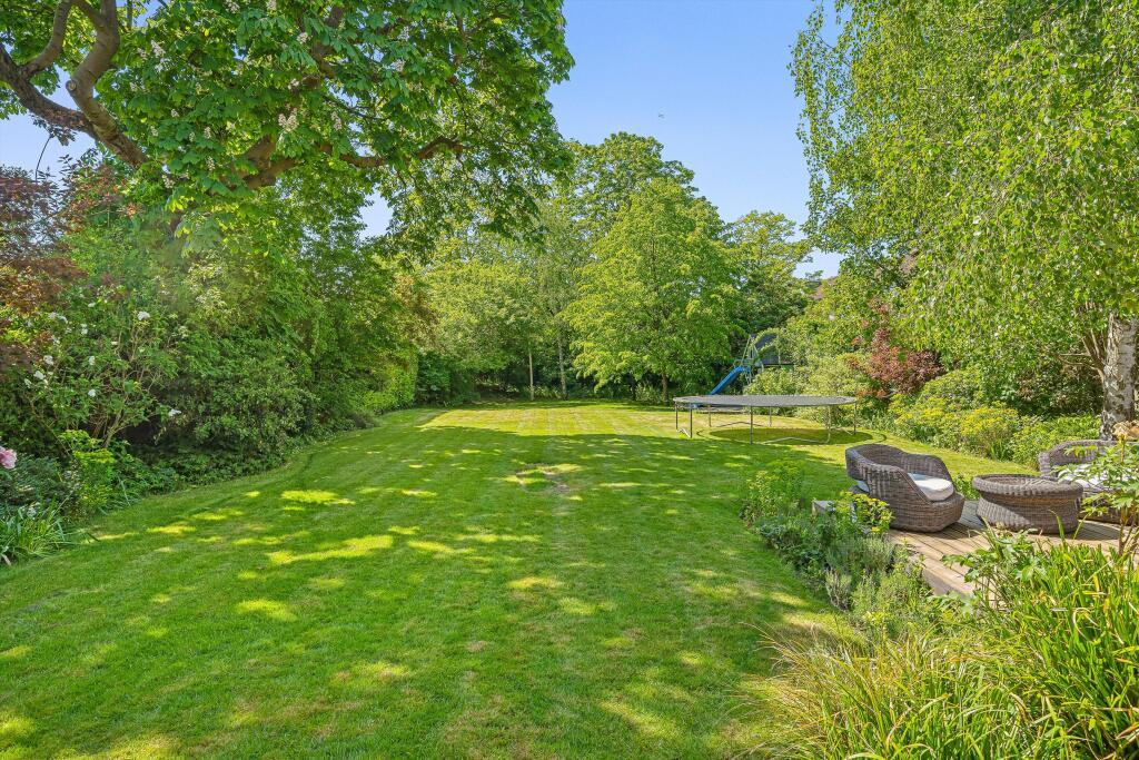 House in London - View 2