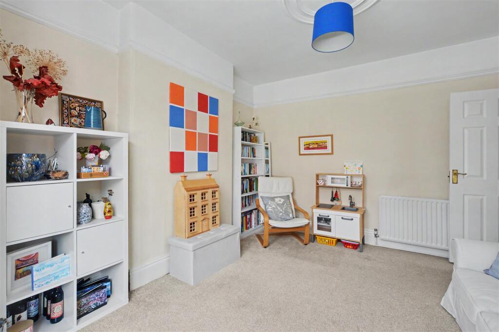 House in Nottingham, Long Eaton - More