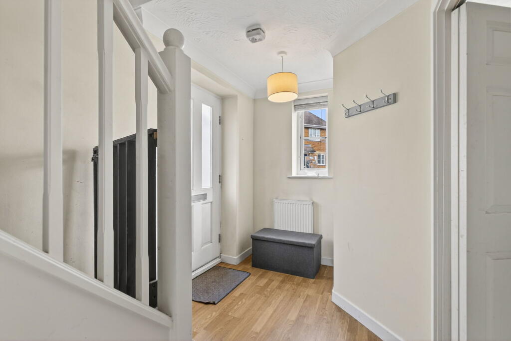 Redgrave Close, Kettering, NN15 photo 4