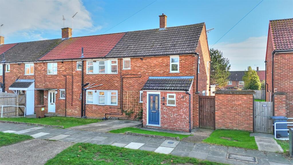 3-bed terraced on Kestrel Road, Ipswich, £250,000