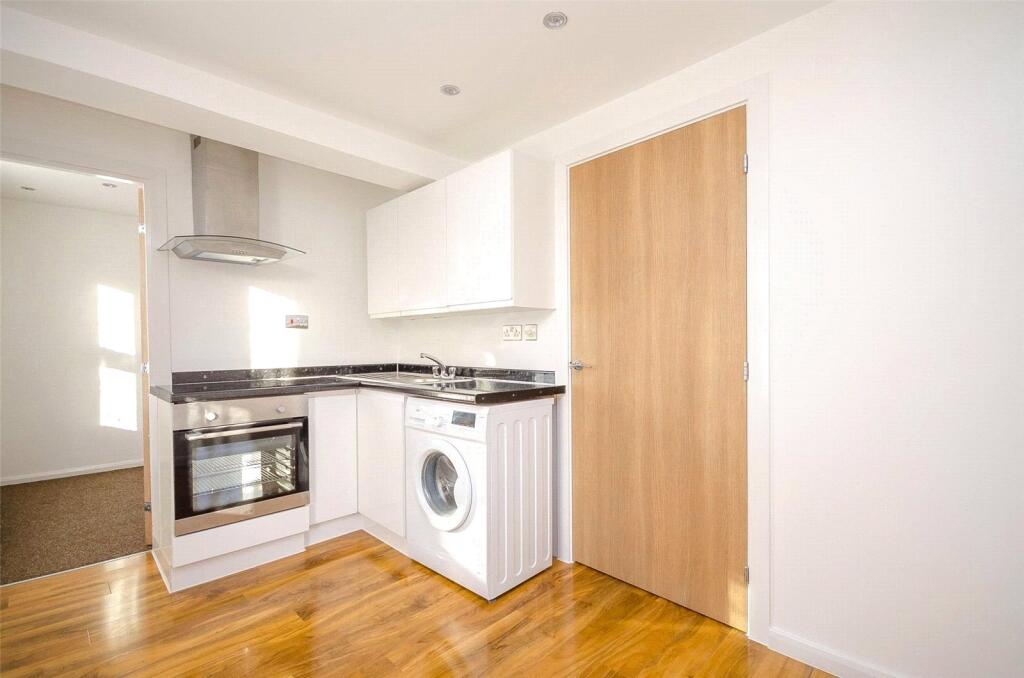 Apartment in Maidstone, Kent - More