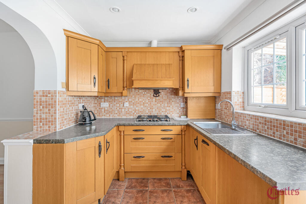 House in London, Ponders End - More
