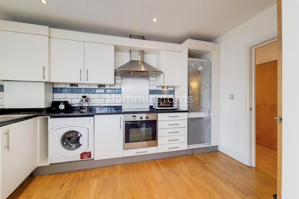 Apartment in London - More