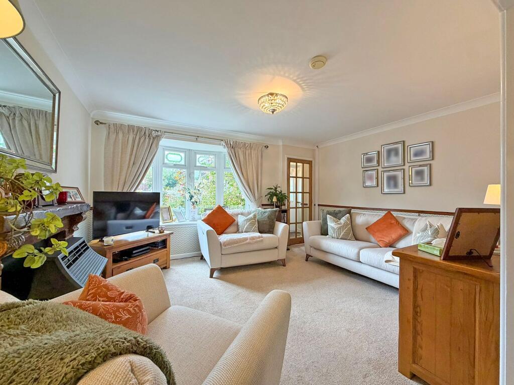 House in Wolverhampton, Aldersley, Tettenhall - View 4