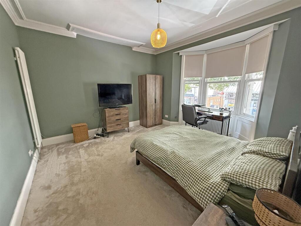 Apartment in Newcastle upon Tyne - View 5