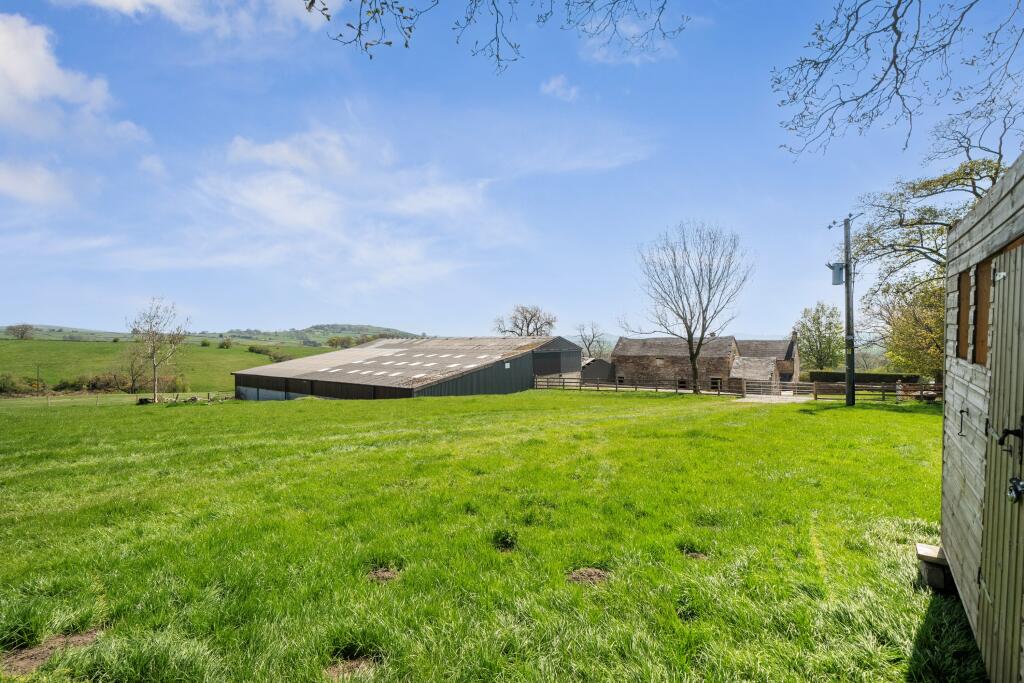 House in Staffordshire Moorlands, Fawfieldhead - View 4