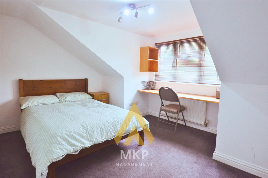 6 bedroom terraced house for rent