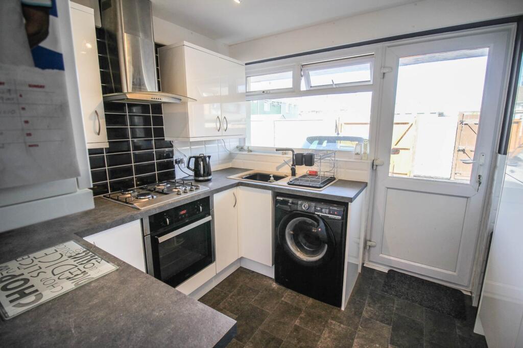 Pennard, Dunster Crescent photo 3