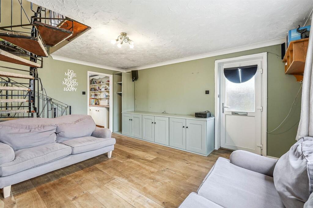 Steward Close, Wymondham, NR18 photo 3