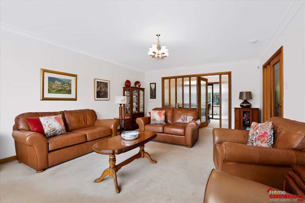 House in East Kilbride, Kittochglen Estate, Kittochside Village - View 5