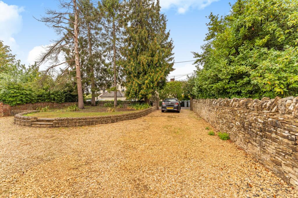 Churchfields, Stonesfield, OX29 photo 2