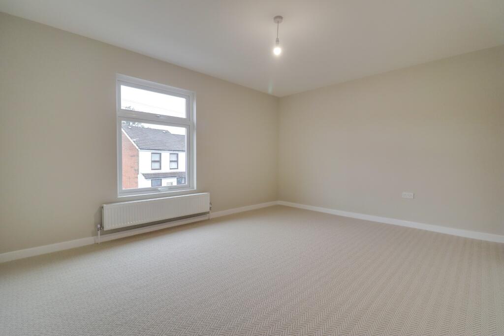House in Southampton, Waterside Park, Woolston - More