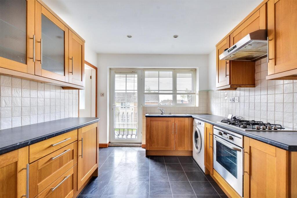 Apartment in Gedling, Daybrook - View 3