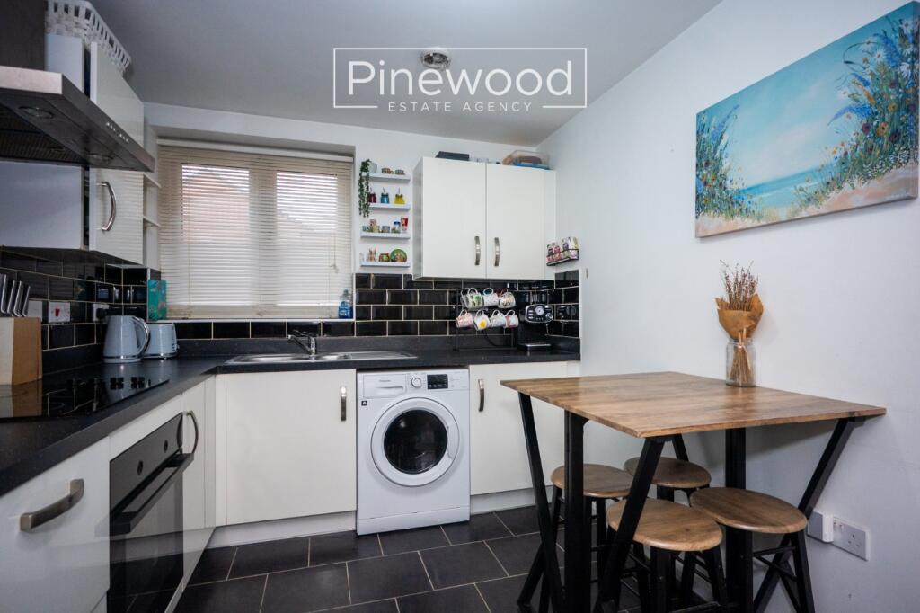 Apartment in Chester - View 5