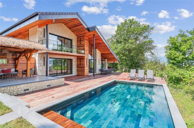 Main image of property: Maison