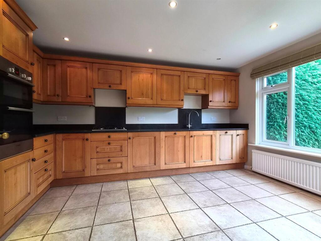 House in Kingston upon Thames - View 2