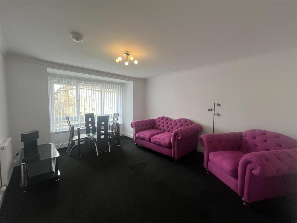 Apartment in Motherwell - More