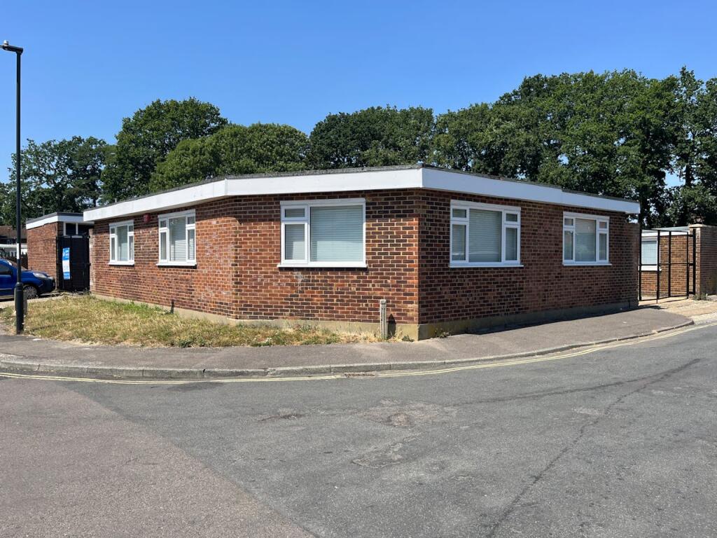 Main image of property: Linchmere Place, Ifield, Crawley, RH11 0EX