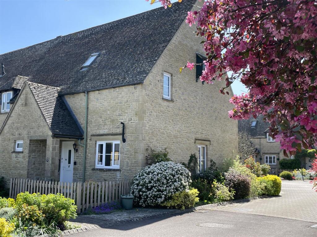 Main image of property: Broadlands Court, Bourton-On-The-Water, Cheltenham