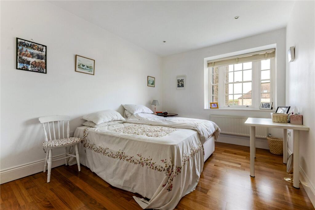 Apartment in Chichester, Easebourne - View 5
