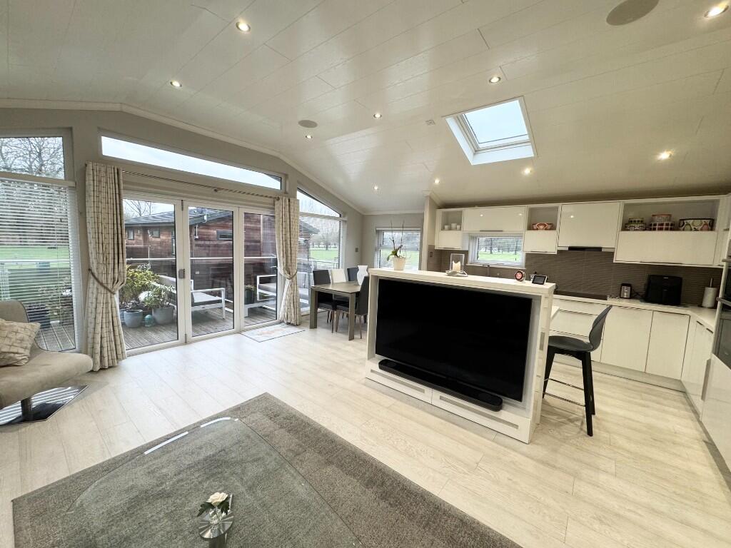 House in Slough - View 5