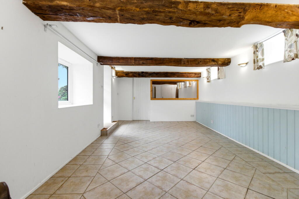 House in Ledbury, Herefordshire - View 6