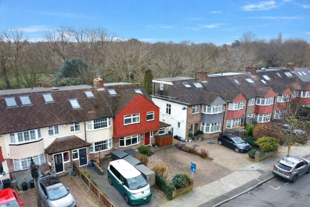 Main image of property: Lincoln Avenue, South Side, Twickenham