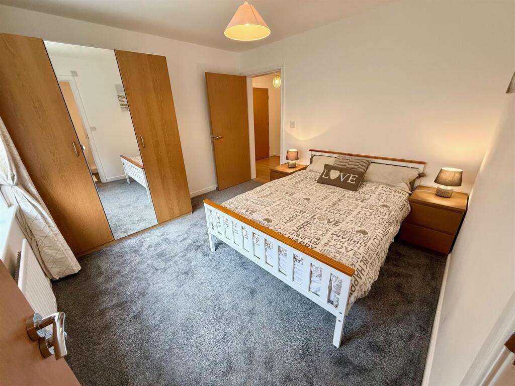 Lawson Wood Drive, Meanwood, Leeds, West Yorkshire. photo 4