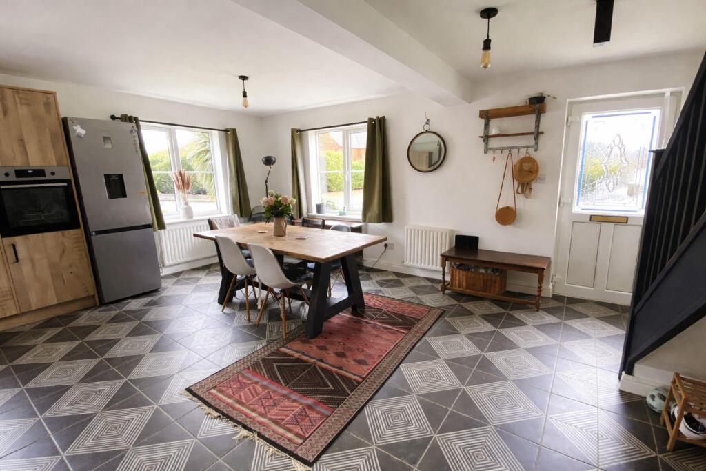House in South Holland, Cackle Hill, Holbeach - More