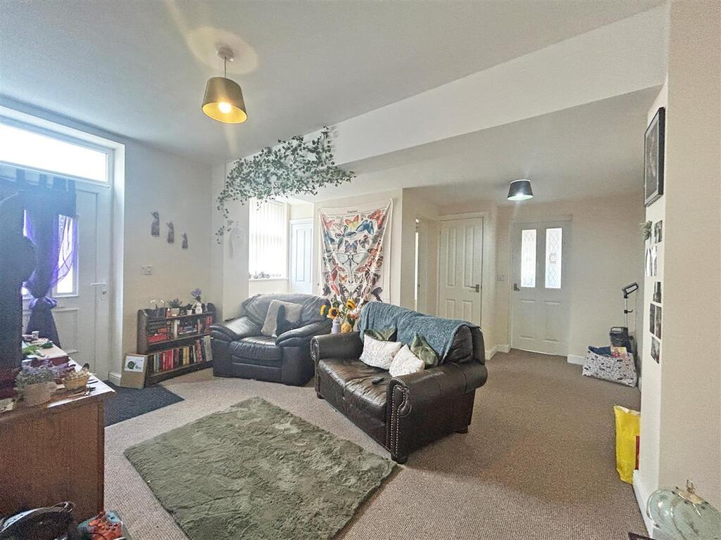 Apartment in Crewe, Coppenhall - View 3