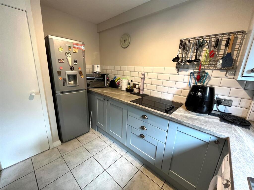 Ellan Brook Lodge, 157 Brooklands Road, Sale photo 4