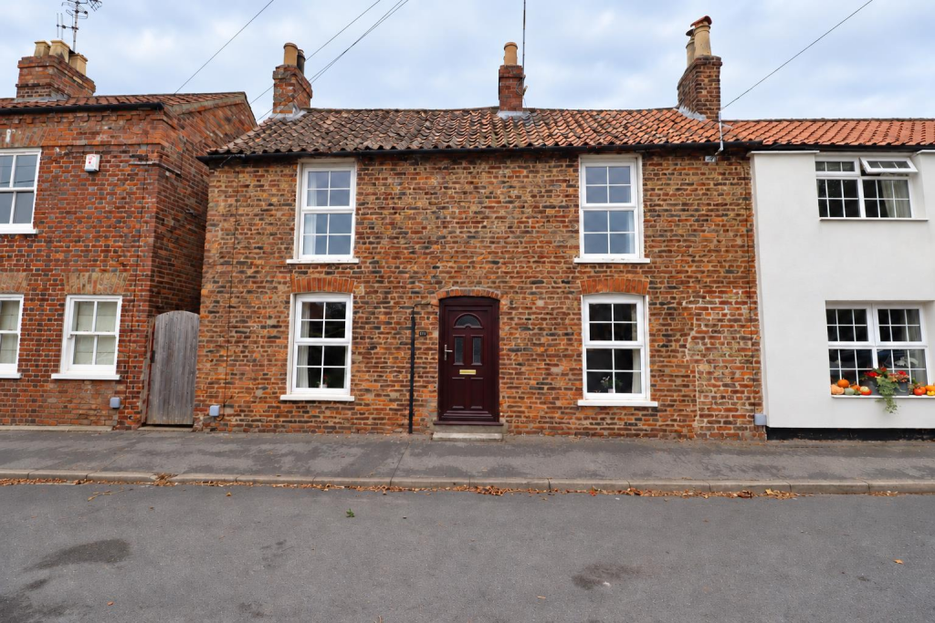 3-bed semi-detached on North Road, Lund, Driffield, £350,000