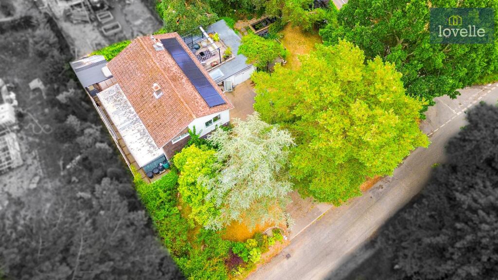 House in Lincoln - View 4