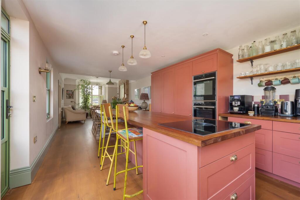 House in Canterbury - More