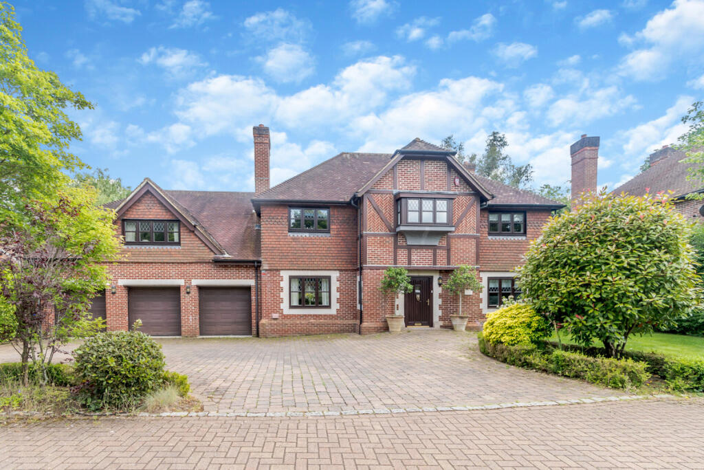 Main image of property: Ledborough Gate, Beaconsfield, HP9 2DQ