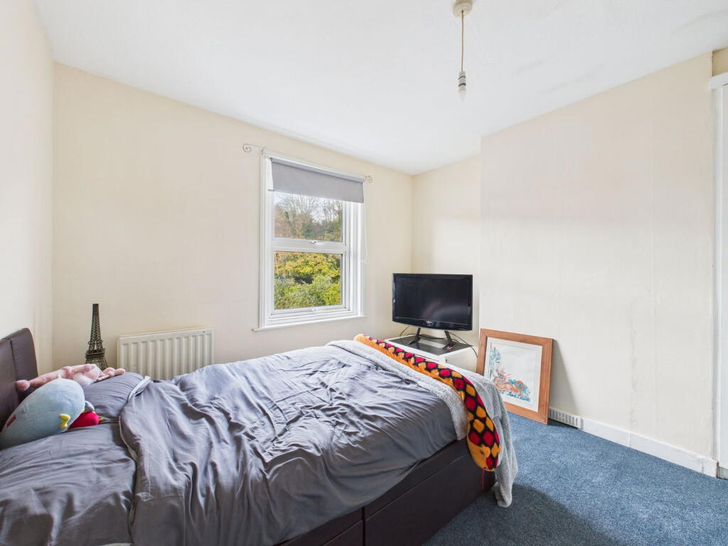 Apartment in Brighton, Round Hill - View 5