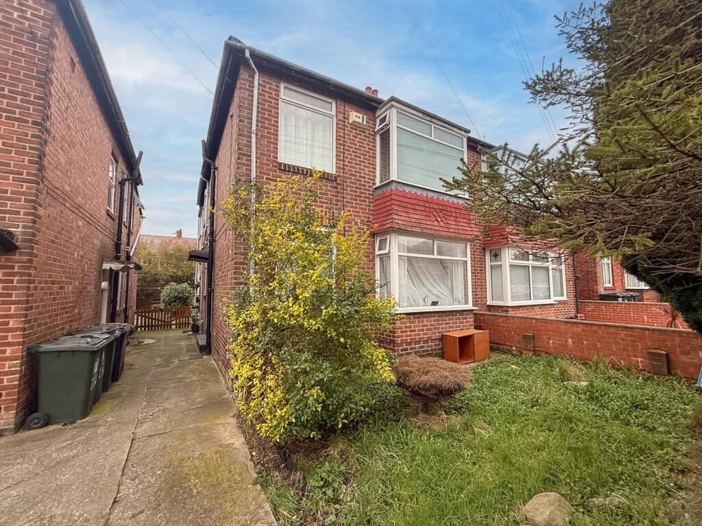 2-bed flat on Balkwell Avenue, North Shields, NE29 7DH, £80,000