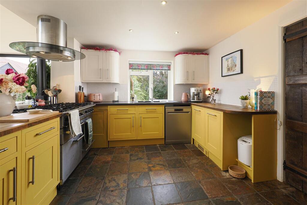 House in Canterbury, Harbledown and Rough Common - More