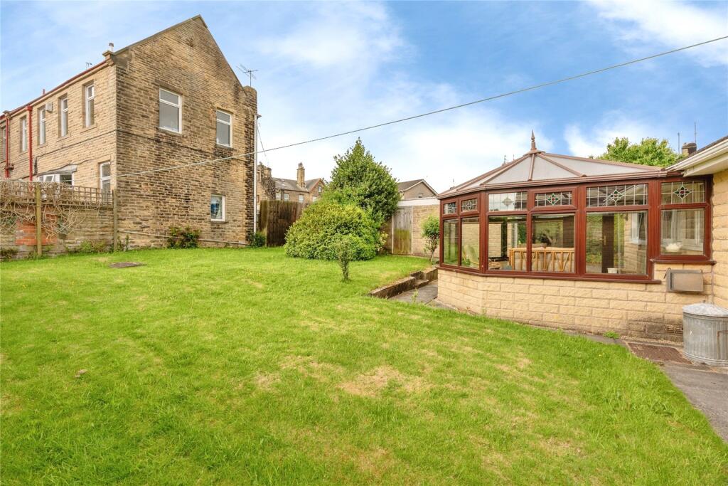 Horsfield Close, Colne, Lancashire, BB8 - View 3