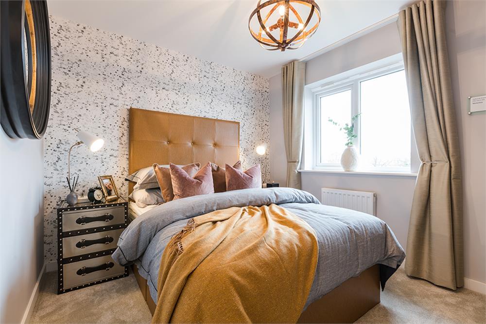 House in Surrey Heath, Frimley - More