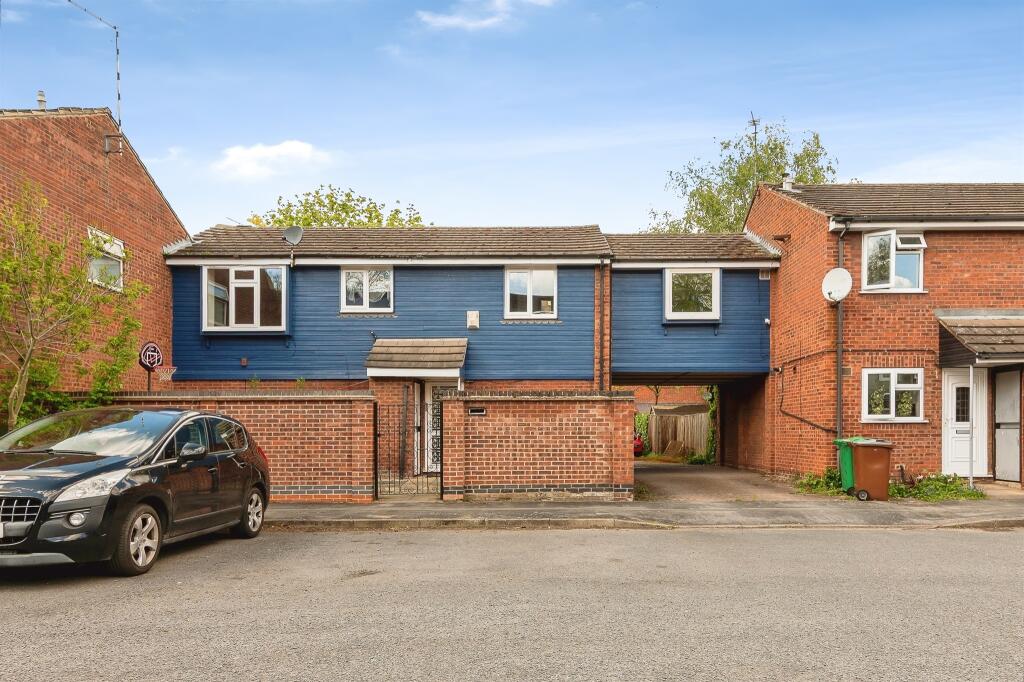 Main image of property: Ferngill Close, Nottingham
