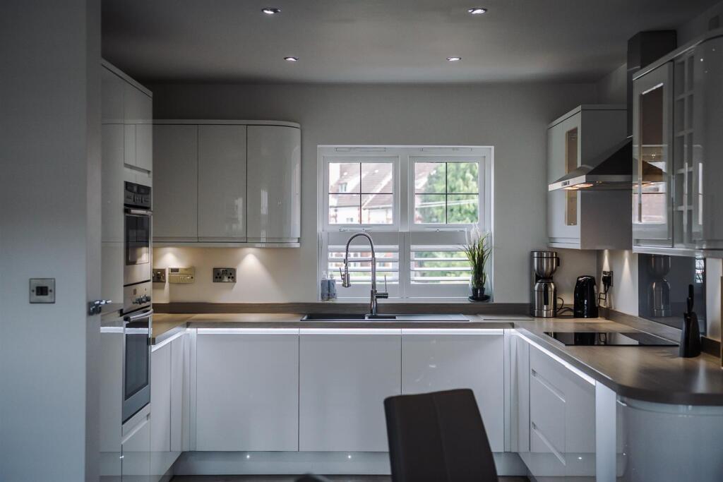 Apartment in Stockport - View 4