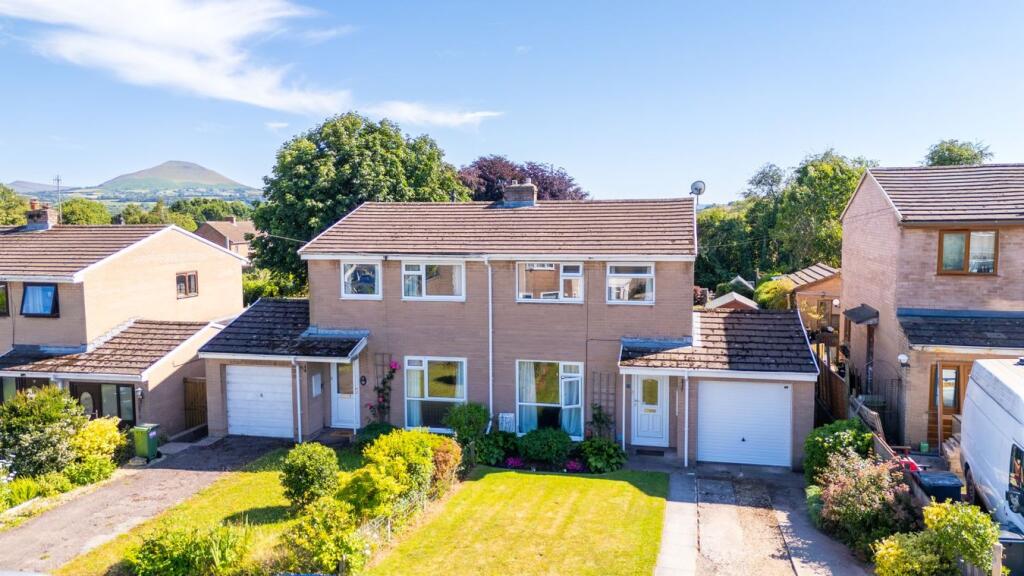 3-bed semi-detached on Parc Y Berllan, Bronllys, Brecon, LD3, £250,000