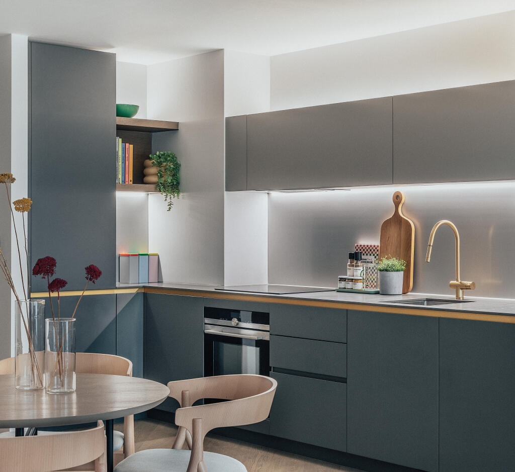 Main image of property: Peninsula Riverfront, Greenwich, SE10